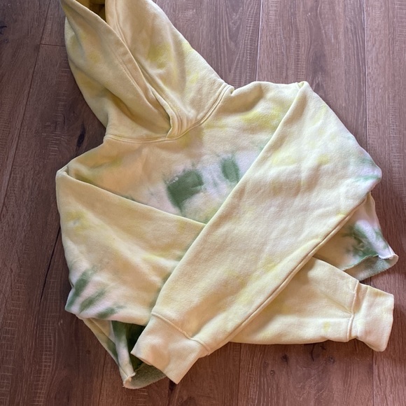 TNA / Aritzia Crop Tie-Dye Sweatshirt Small - Picture 3 of 4